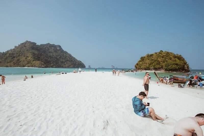 Areeya Phubeach Resort Coliving Coworking Ao Nang Экстерьер фото